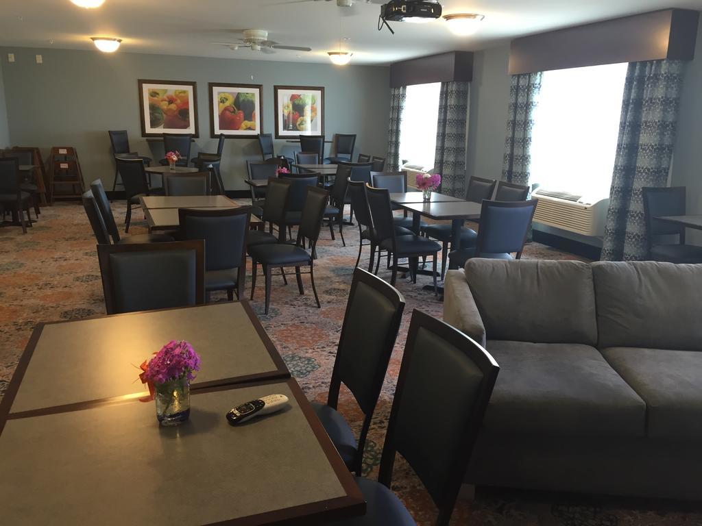 Grandstay Hotel & Suites Mount Horeb - Madison Екстериор снимка