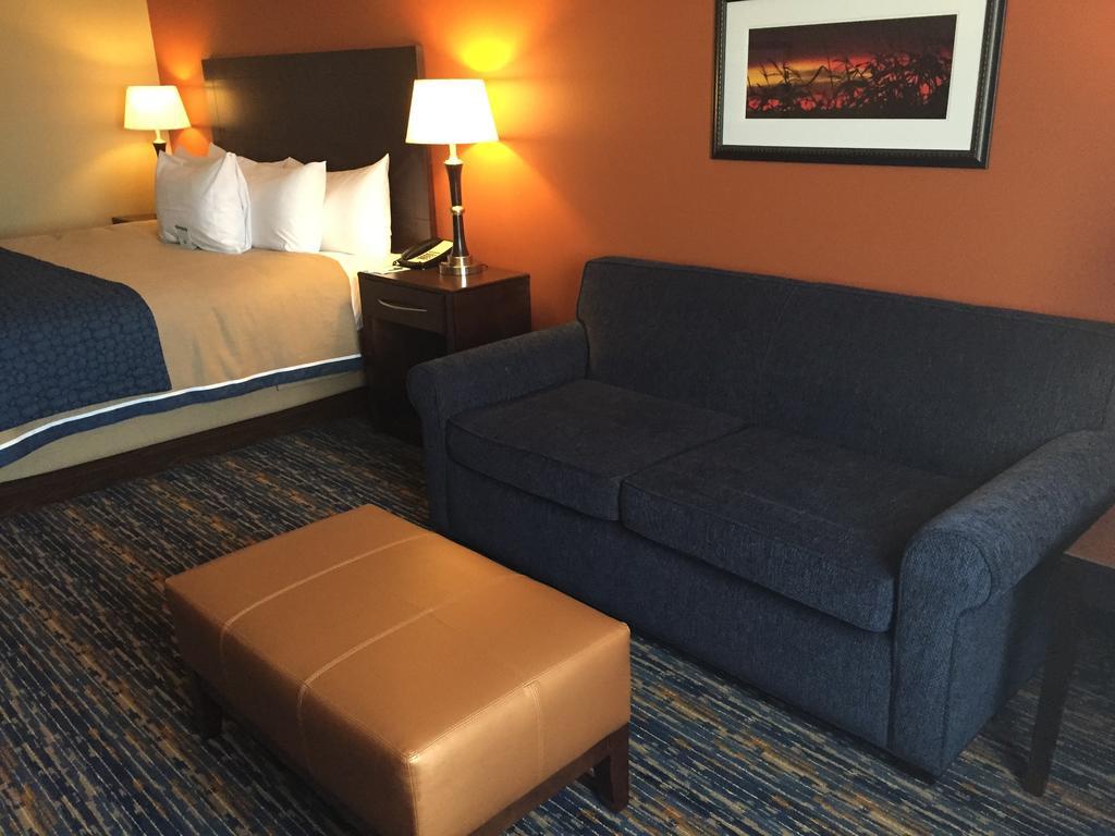 Grandstay Hotel & Suites Mount Horeb - Madison Стая снимка
