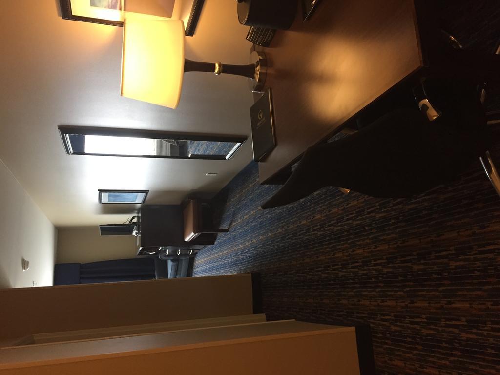 Grandstay Hotel & Suites Mount Horeb - Madison Стая снимка