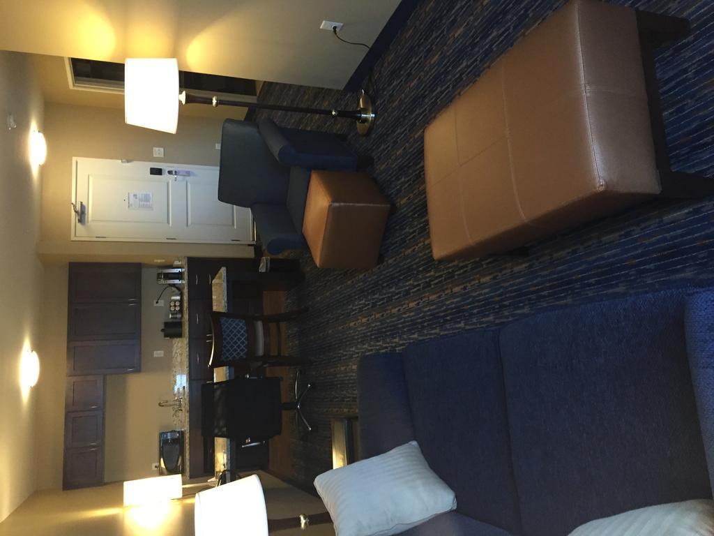 Grandstay Hotel & Suites Mount Horeb - Madison Стая снимка
