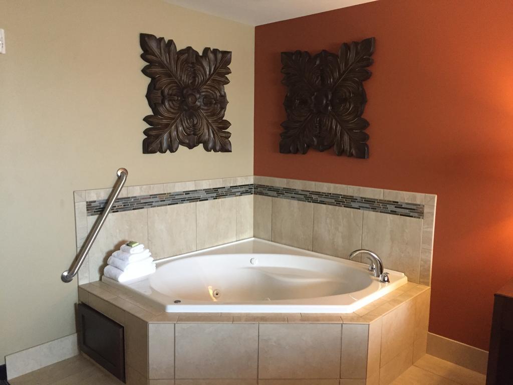 Grandstay Hotel & Suites Mount Horeb - Madison Стая снимка