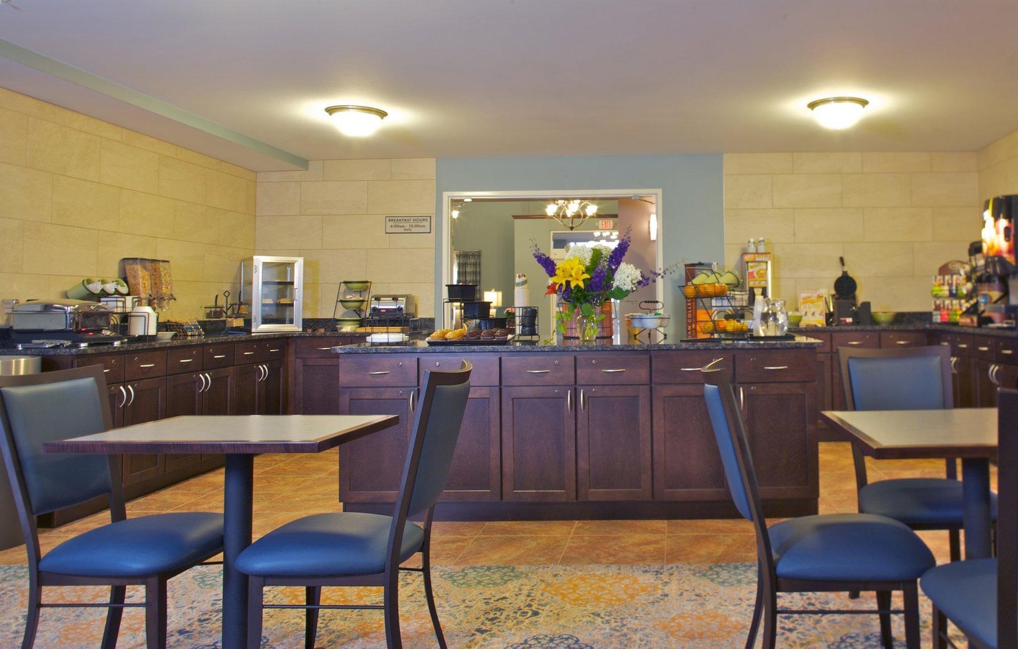 Grandstay Hotel & Suites Mount Horeb - Madison Екстериор снимка
