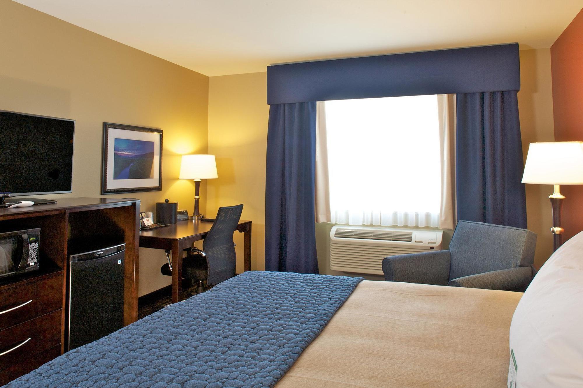 Grandstay Hotel & Suites Mount Horeb - Madison Екстериор снимка