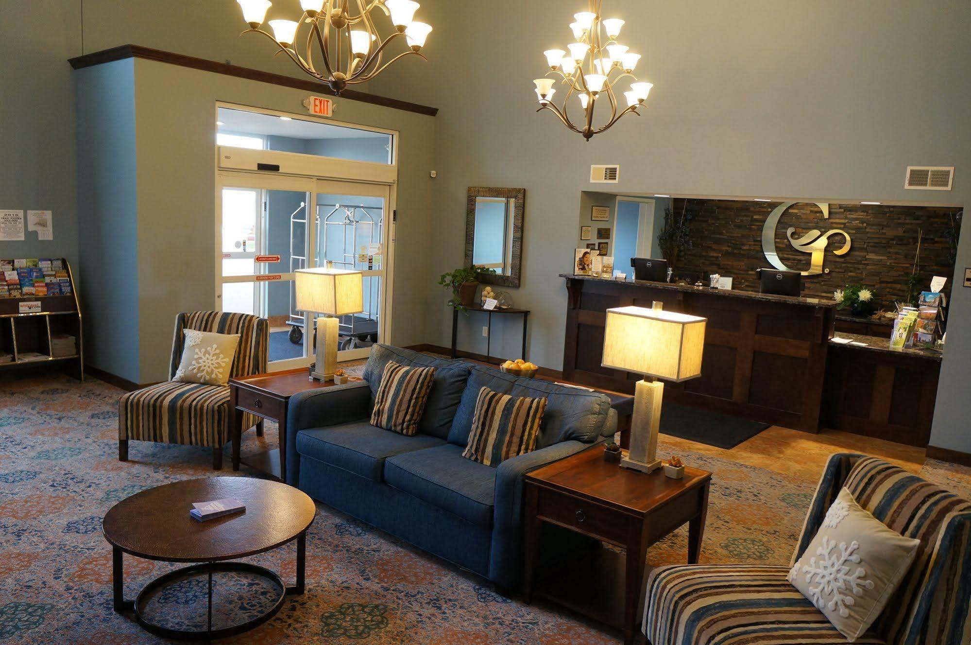 Grandstay Hotel & Suites Mount Horeb - Madison Екстериор снимка