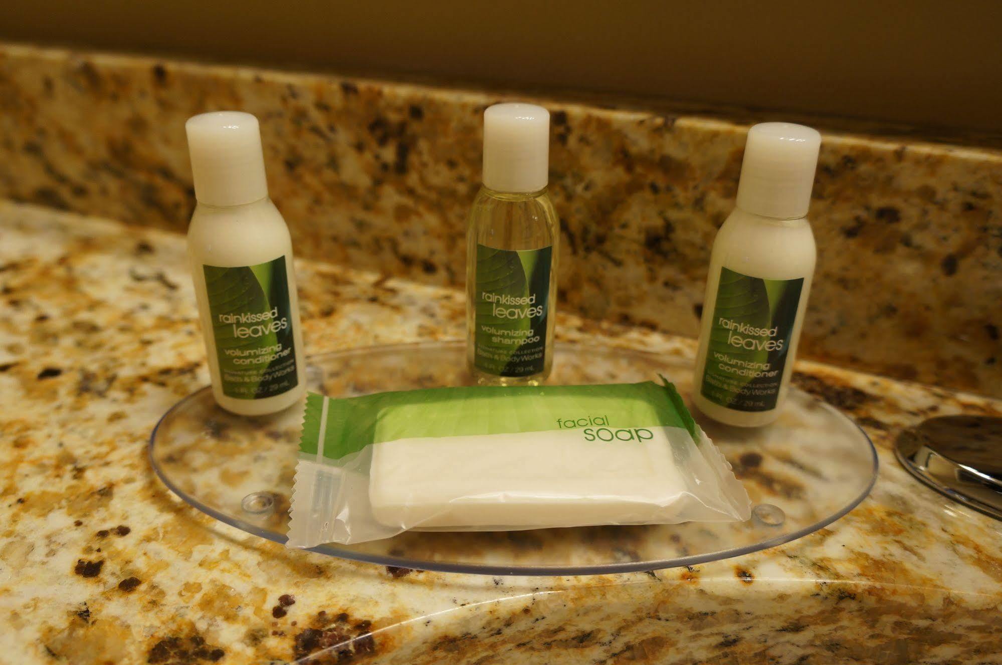 Grandstay Hotel & Suites Mount Horeb - Madison Екстериор снимка