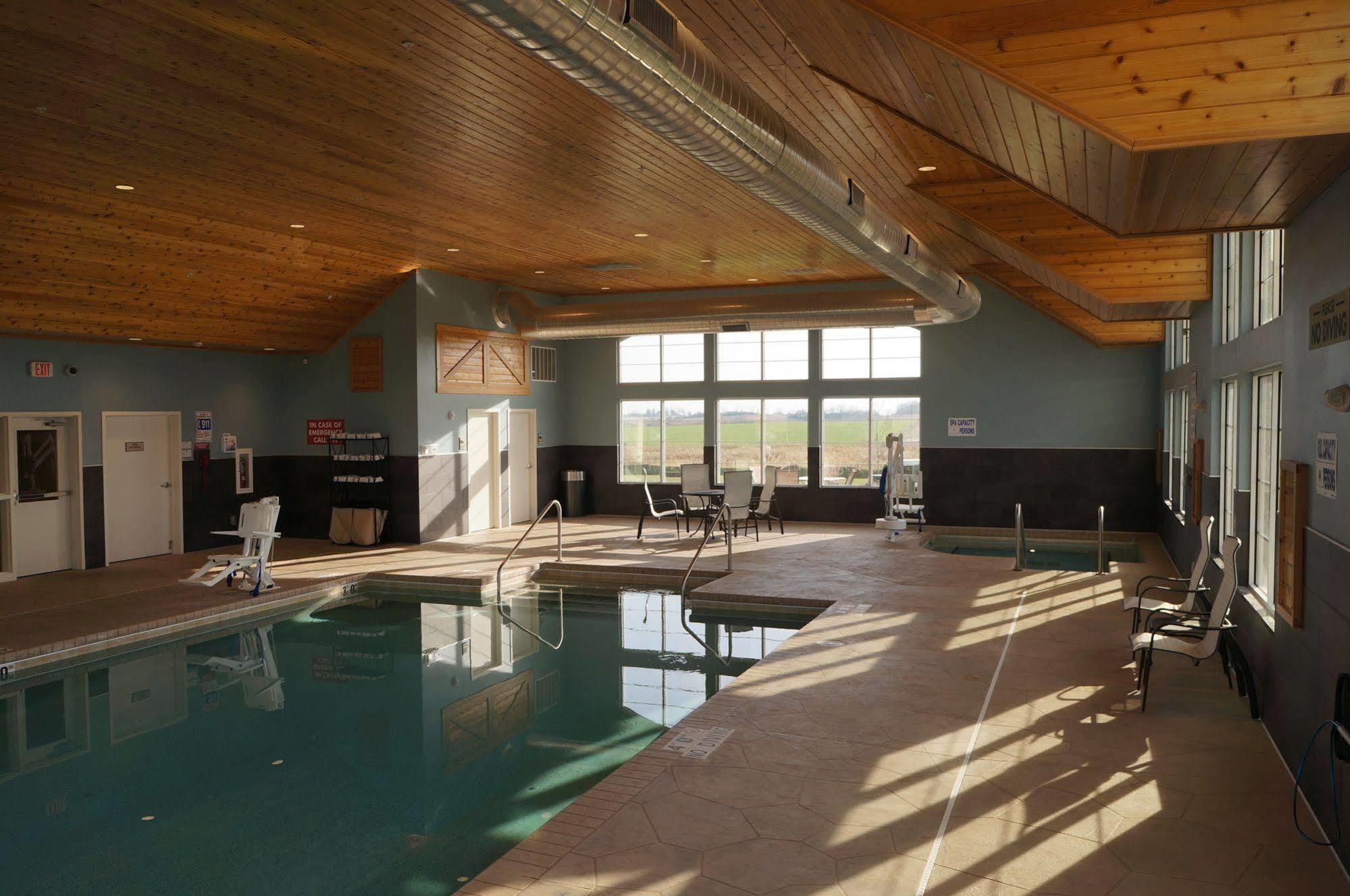 Grandstay Hotel & Suites Mount Horeb - Madison Екстериор снимка