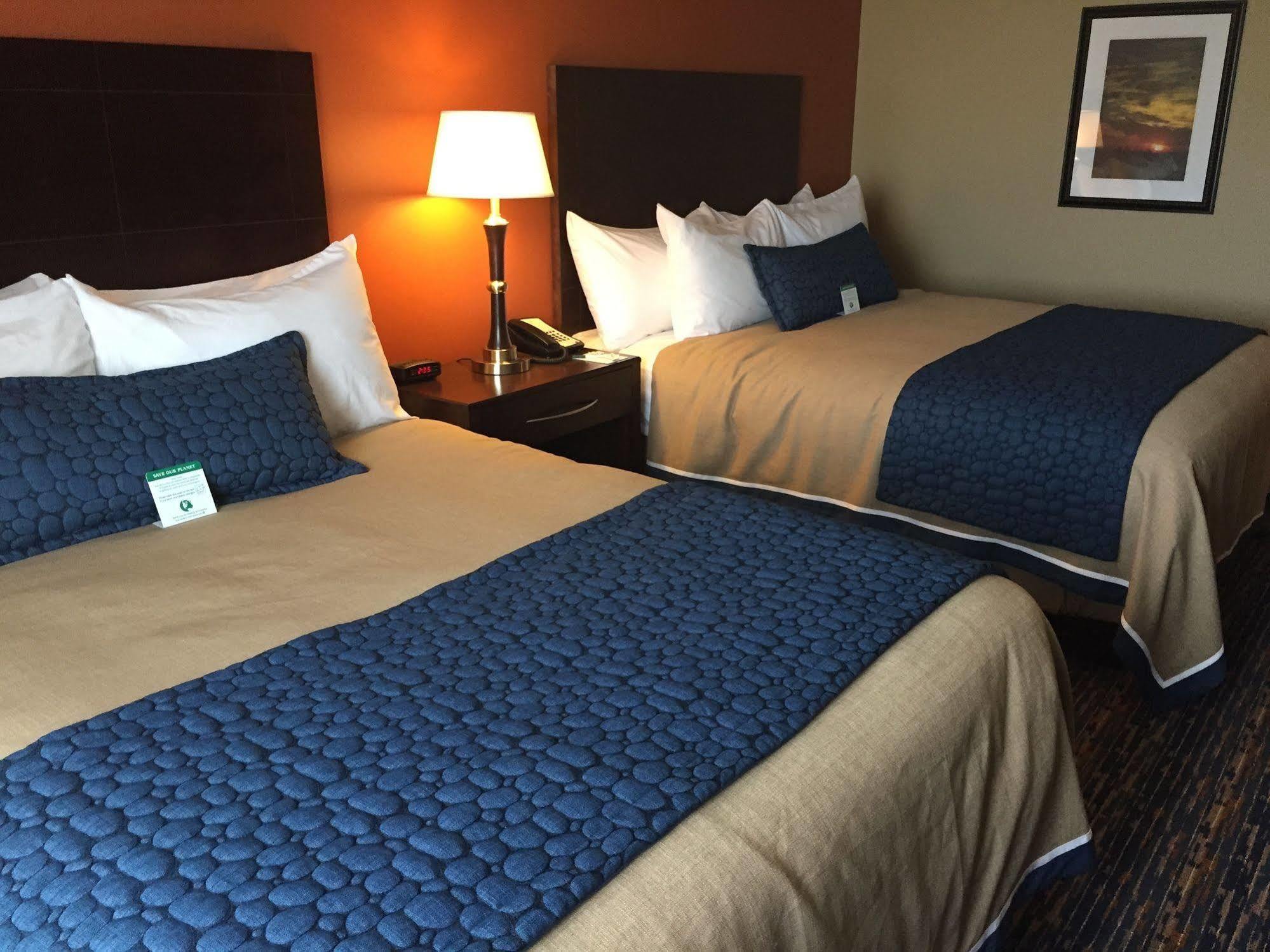 Grandstay Hotel & Suites Mount Horeb - Madison Екстериор снимка